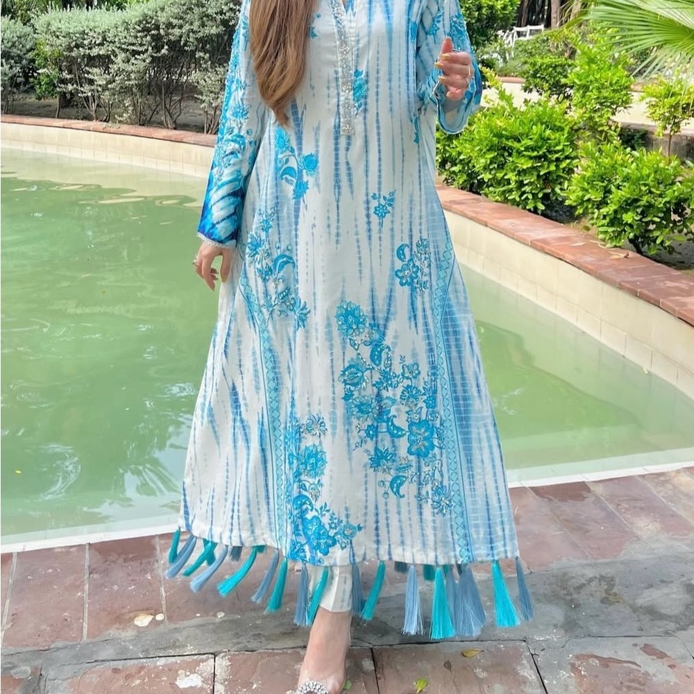 Ammara Khan Elegant 3 pc S Blue and White Floral Kurta Maxi Dress